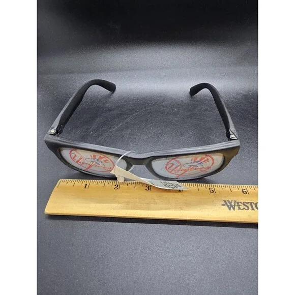 NY Yankees Novelty Eye Wear Sunglasses Top Hat And Bat Logo NEW OLD STOCK - Picture 8 of 8